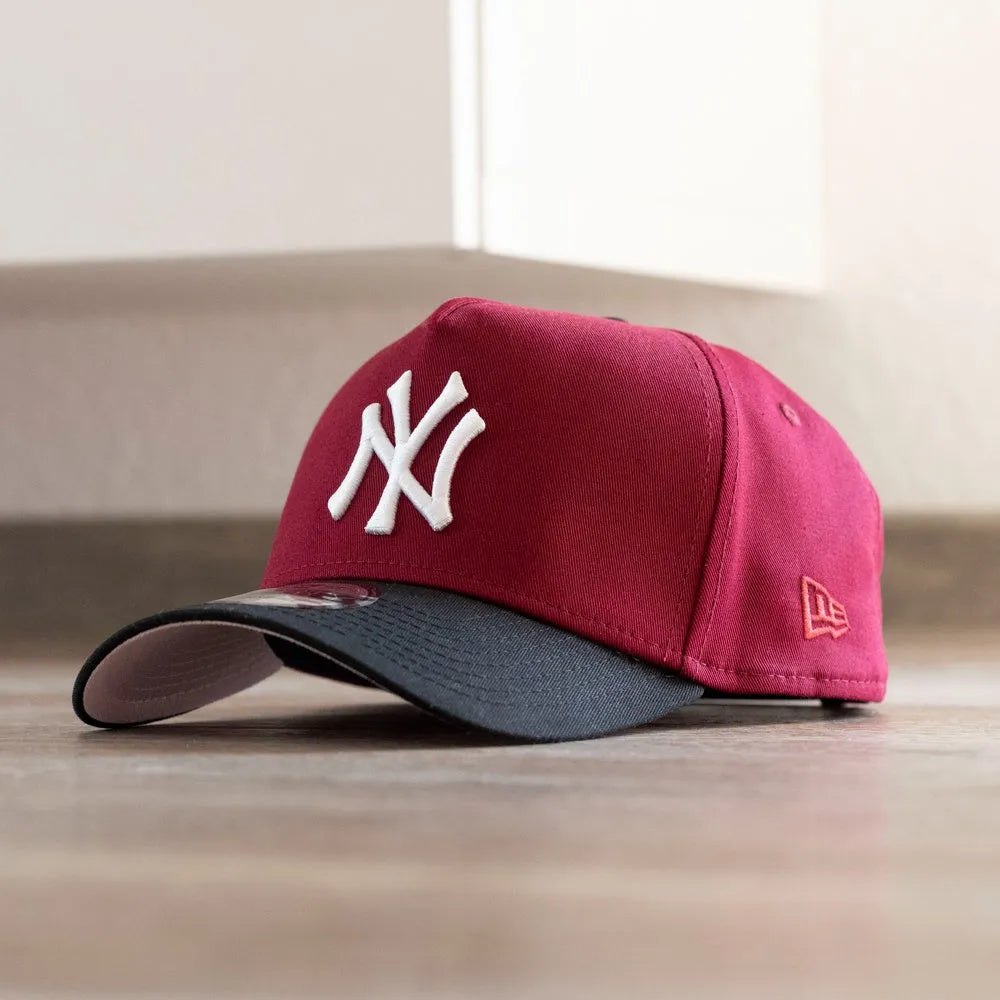 FAM Exclusive — New York Yankees Corinta y Víscera Negra 9FORTY A-Frame Snapback