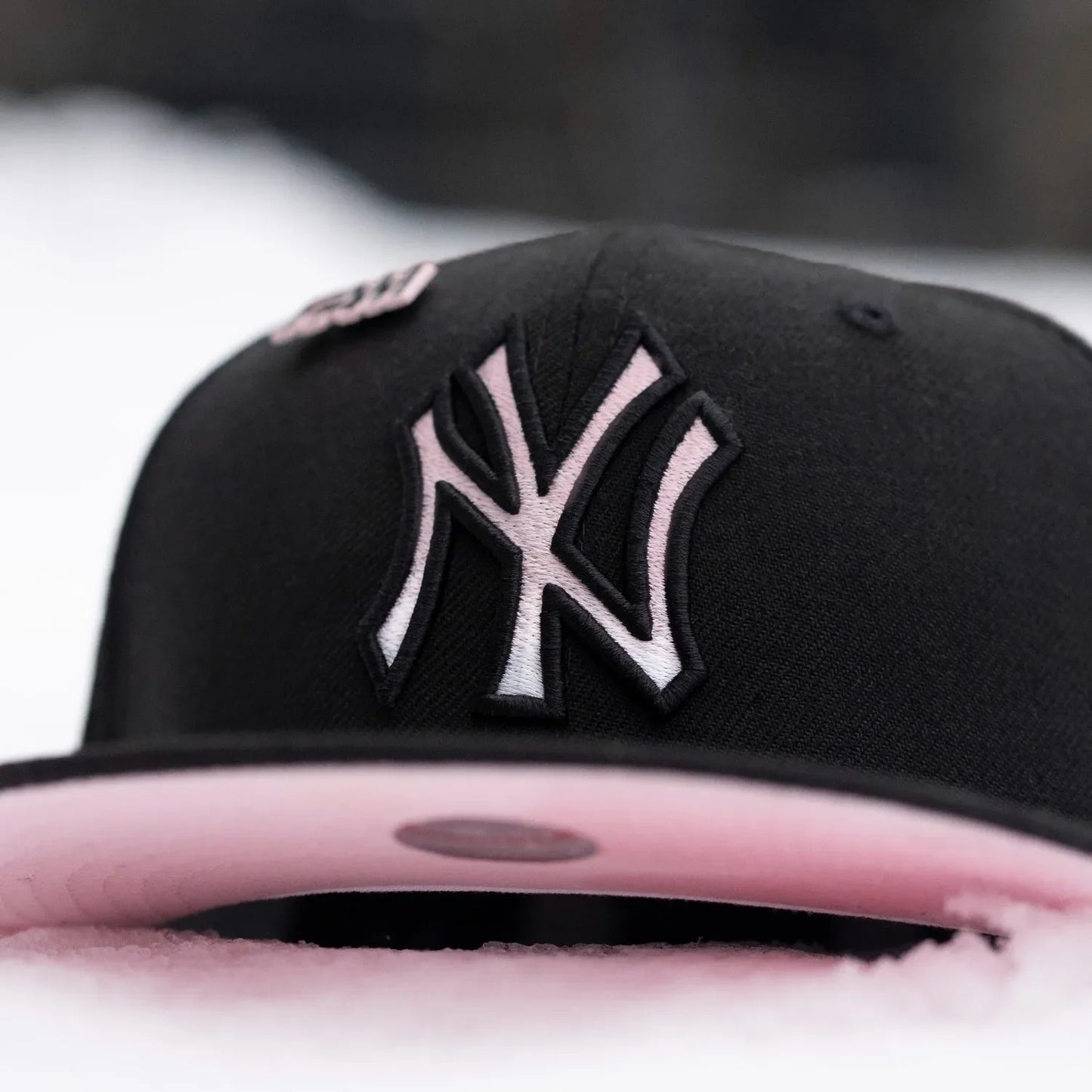 FAM Exclusive — New York Yankees Negra y Rosada 59FIFTY Fitted