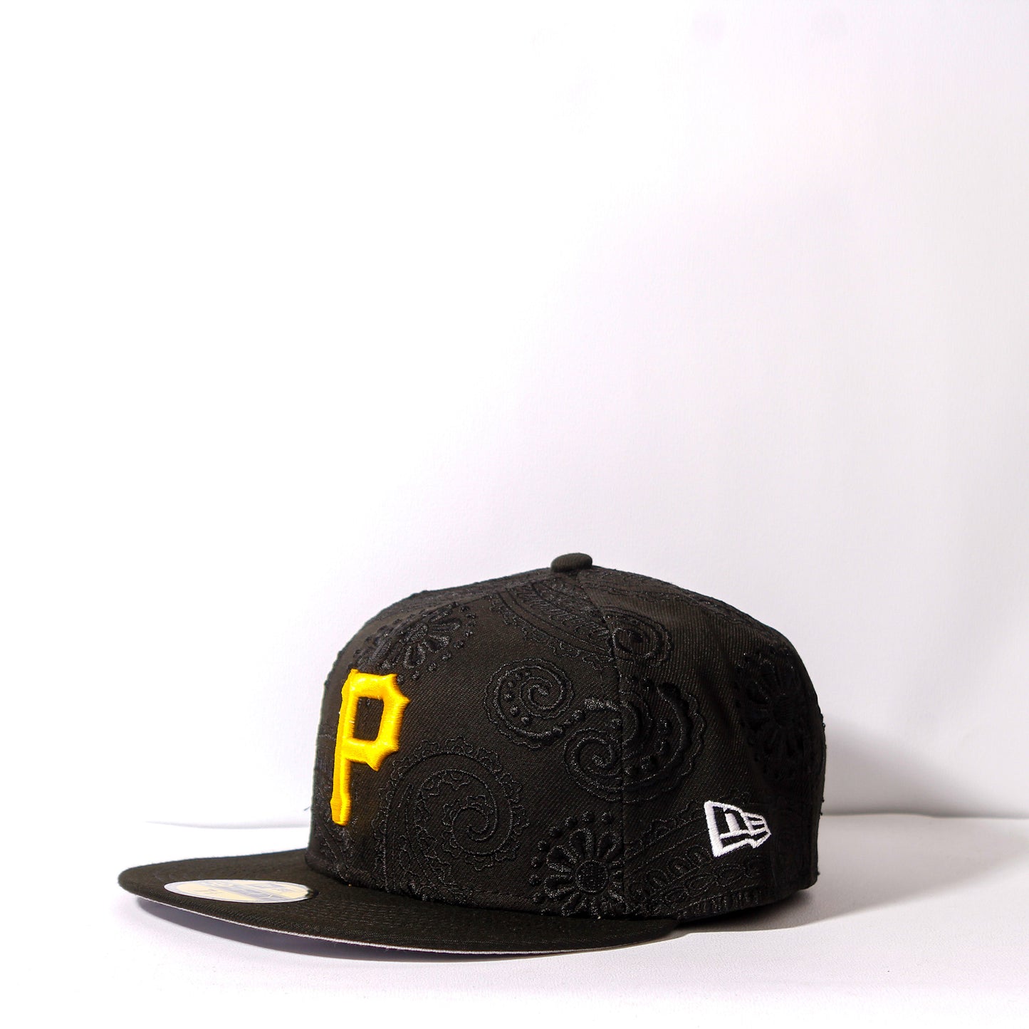 EXCLUSIVA — Pittsburgh Pirates Paisley Edition Negra 59FIFTY Fitted