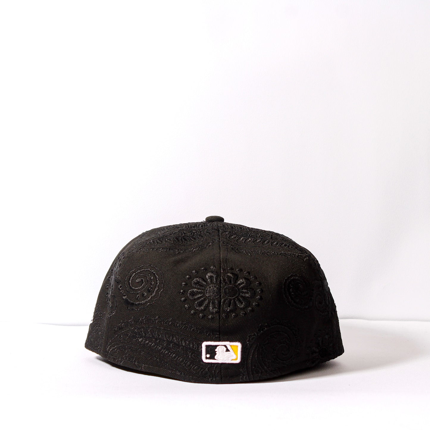 EXCLUSIVA — Pittsburgh Pirates Paisley Edition Negra 59FIFTY Fitted