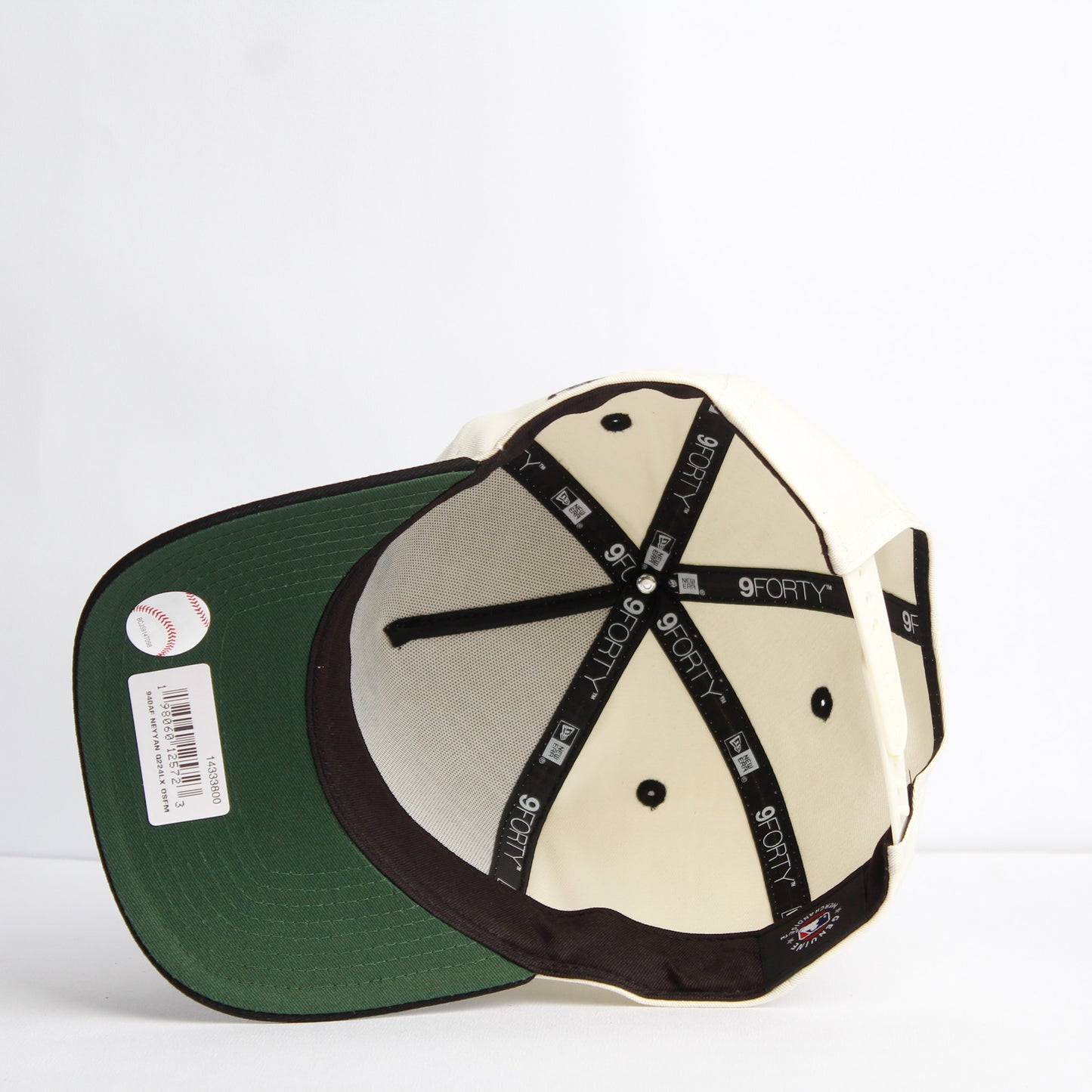 EXCLUSIVA — New York Yankees Crema y Viscera Negra Paisley 9FORTY Snapback