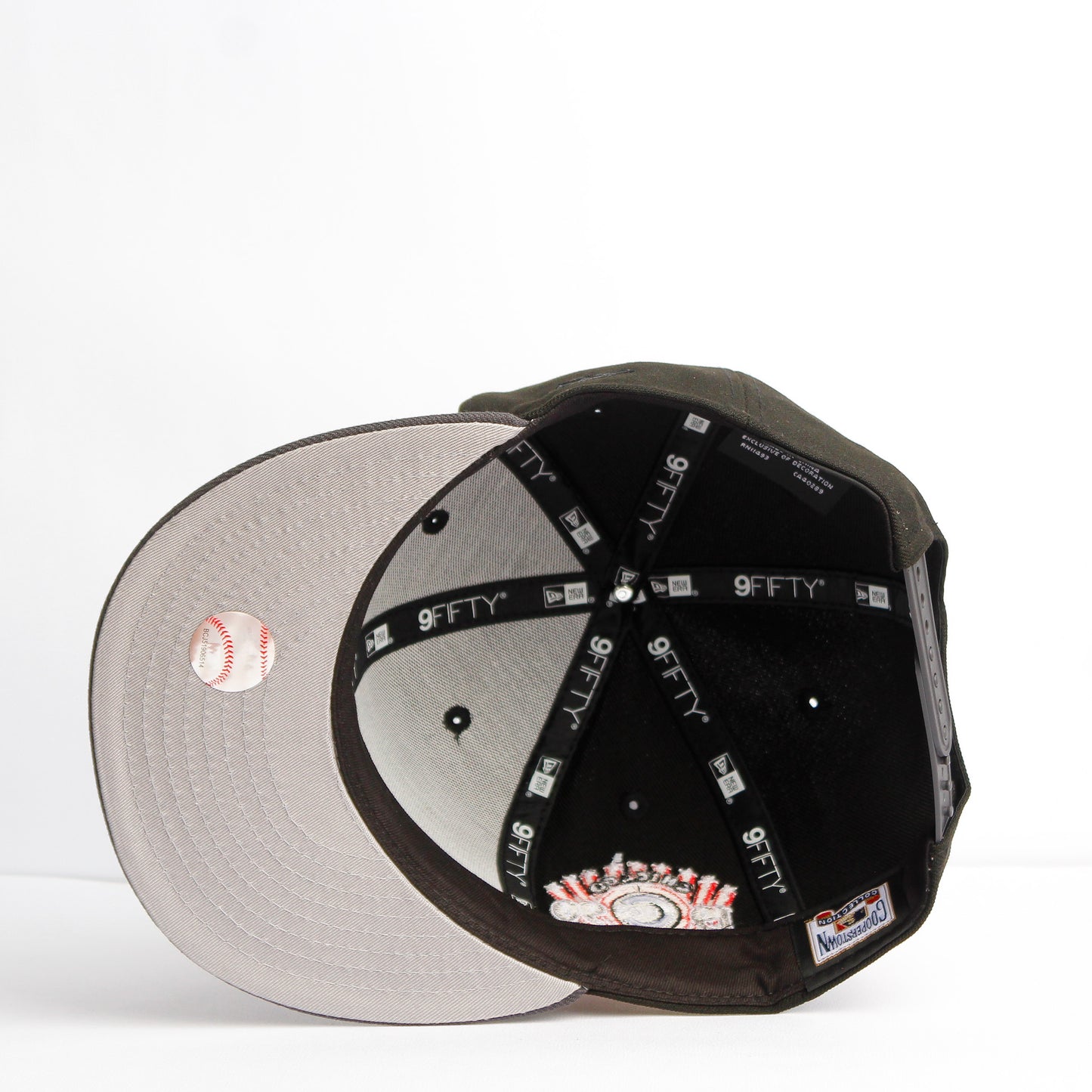 EXCLUSIVA — Chicago Cubs Negra y Viscera Gris 9FIFTY Snapback