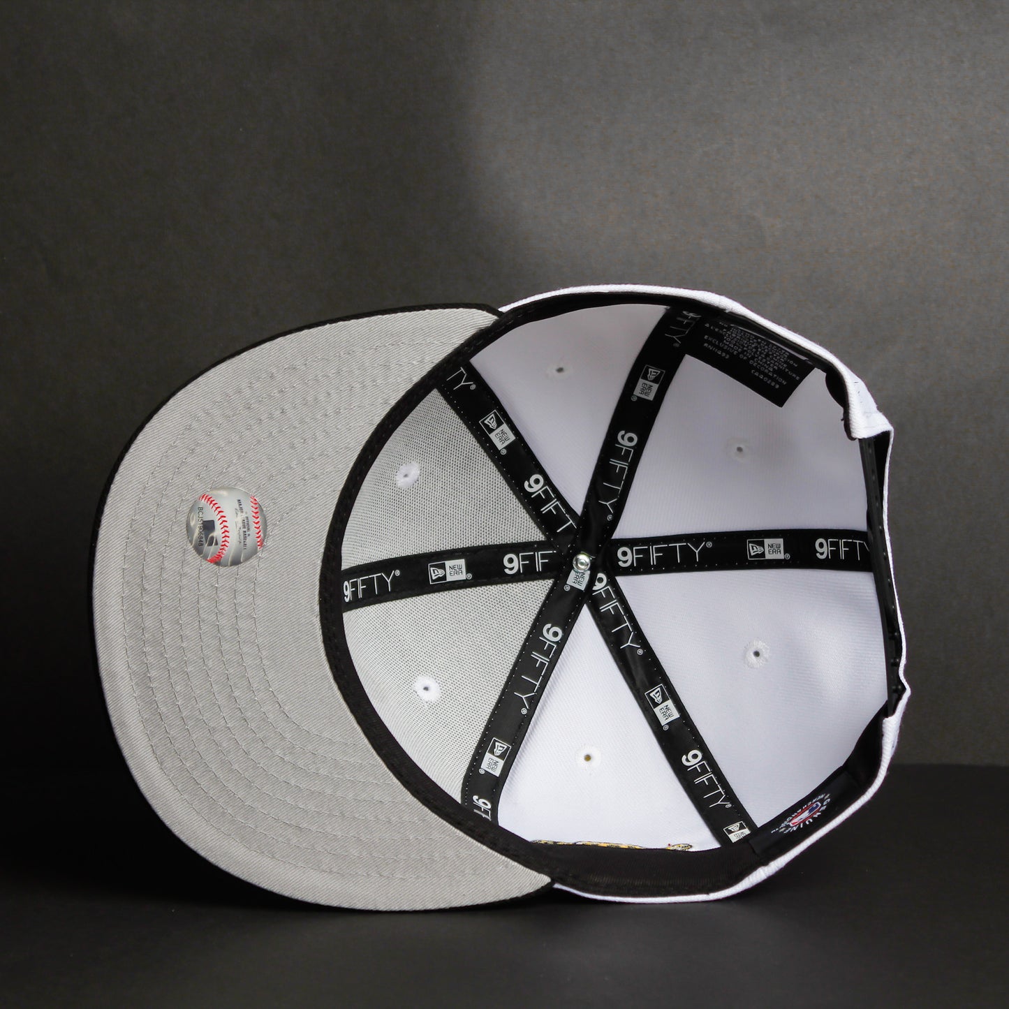 EXCLUSIVA — Pittsburgh Pirates Blanca y Viscera Negra 9FIFTY Snapback