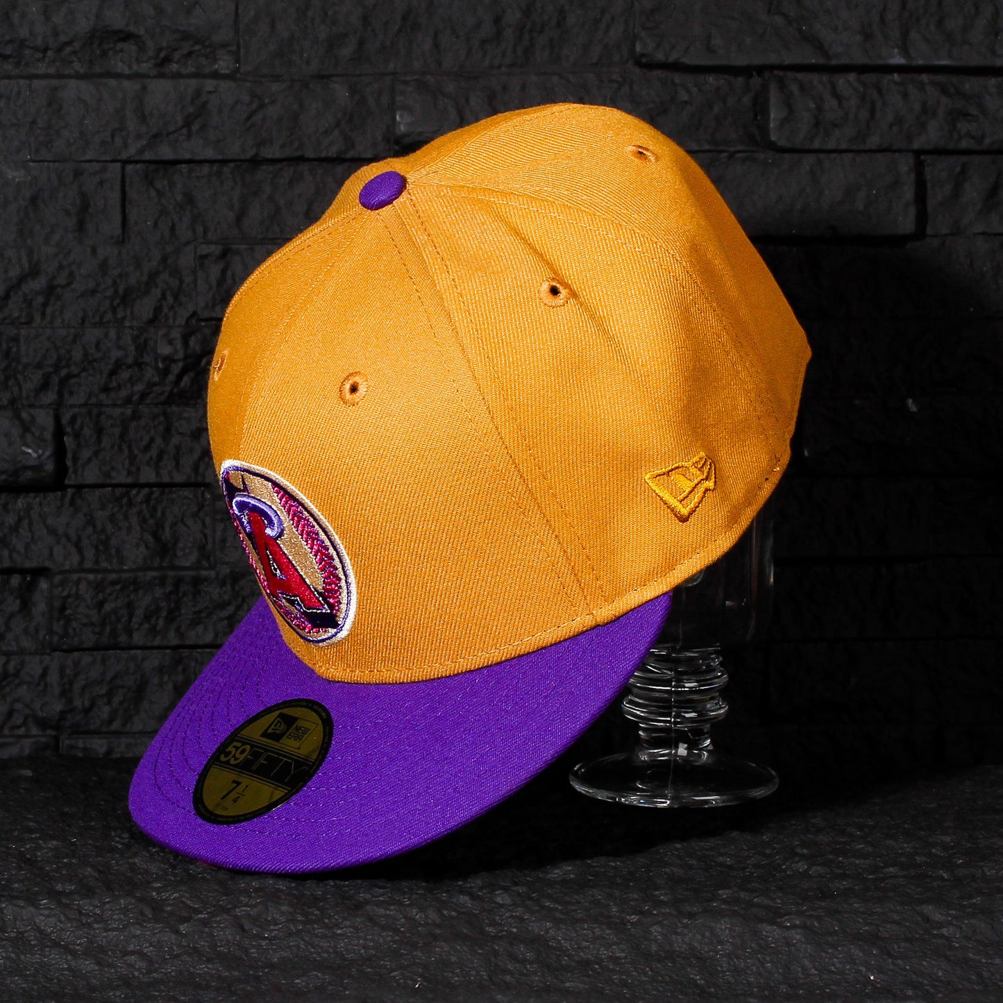 EXCLUSIVA — Los Angeles Angels Cafe y Viscera Morada 59FIFTY Fitted