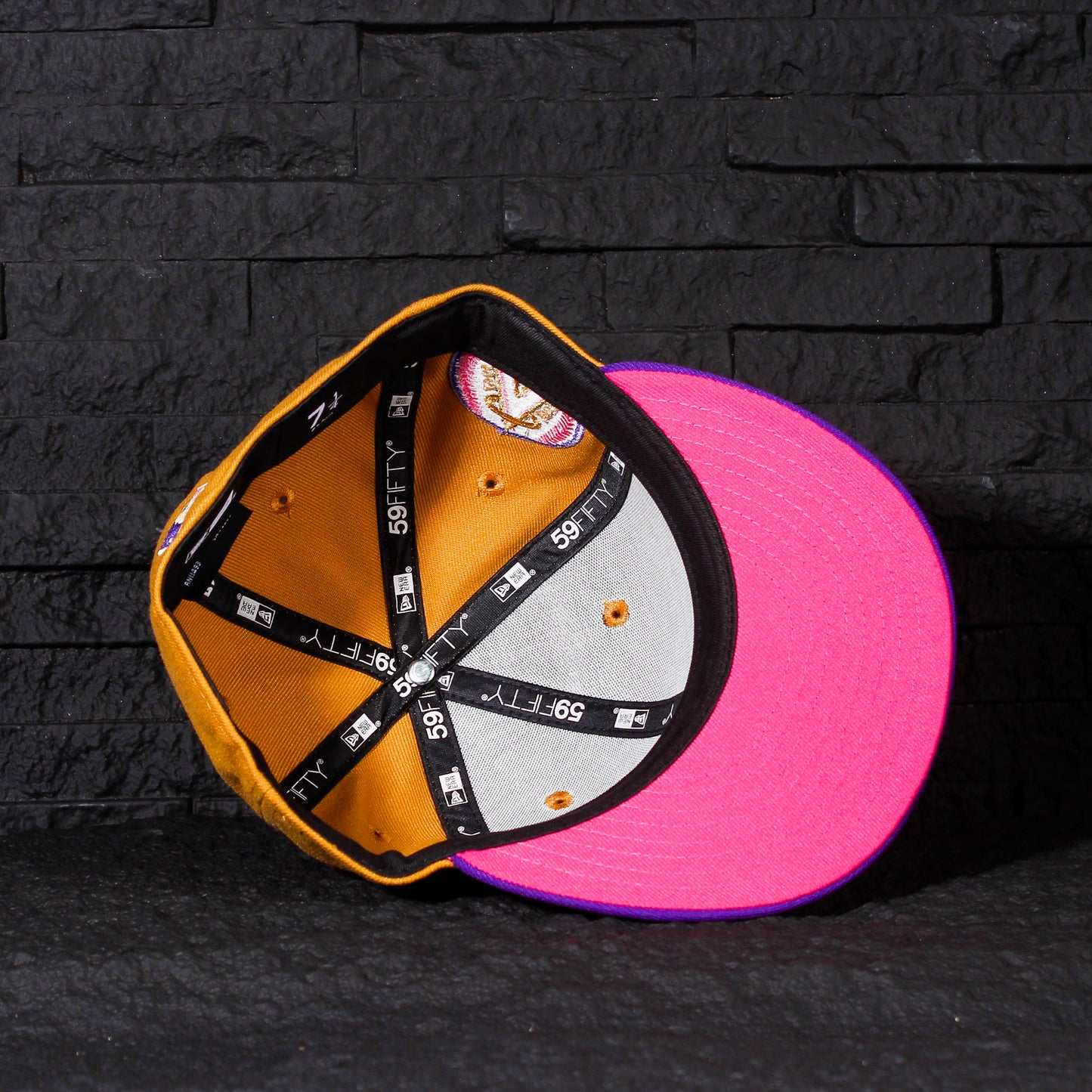 EXCLUSIVA — Los Angeles Angels Cafe y Viscera Morada 59FIFTY Fitted