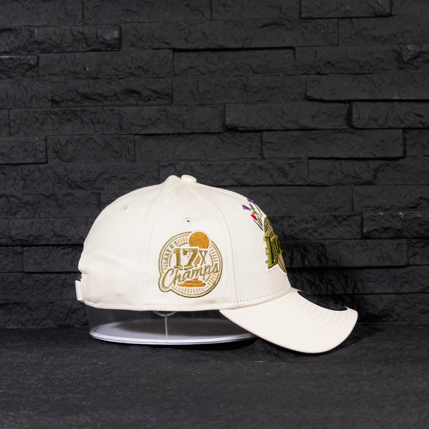 Los Angeles Lakers Beige con Flores 9FORTY Ajustable de Cincho