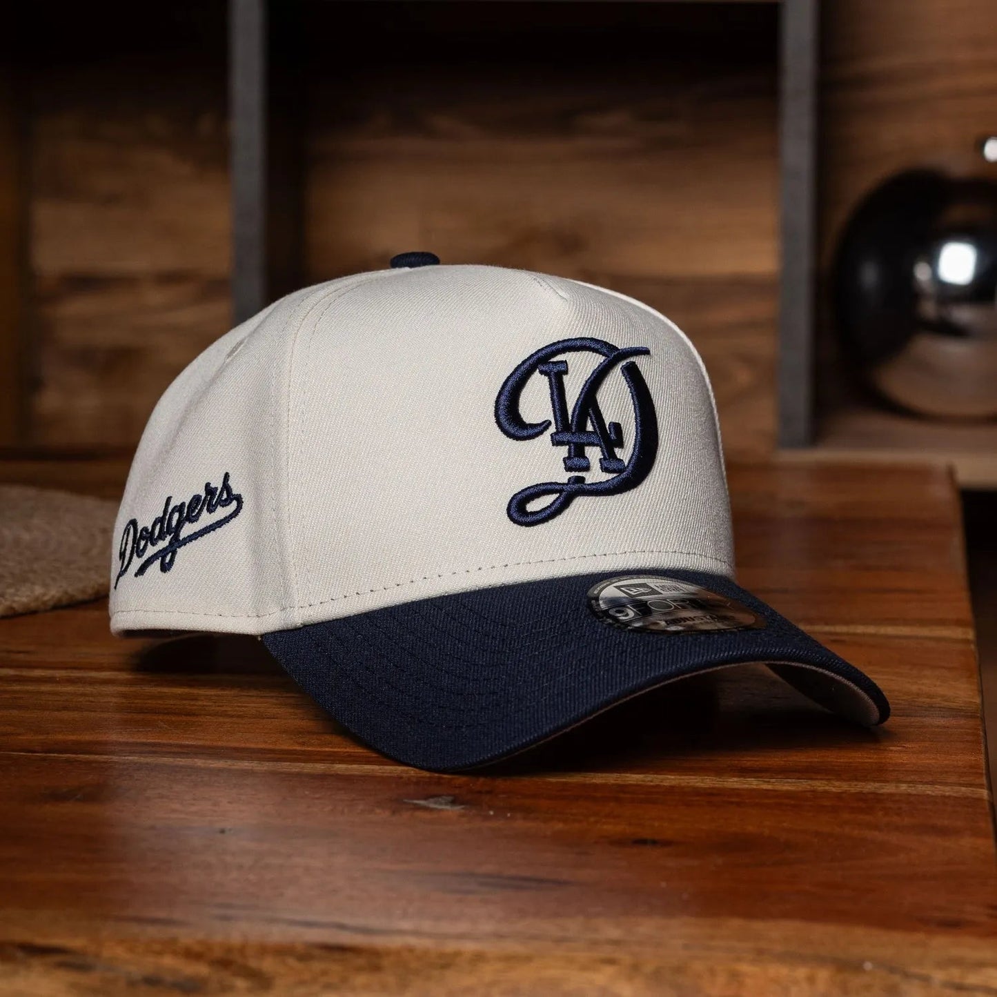 FAM Exclusive ― Los Angeles Dodgers Script Two Tone 9FORTY A-Frame Snapback