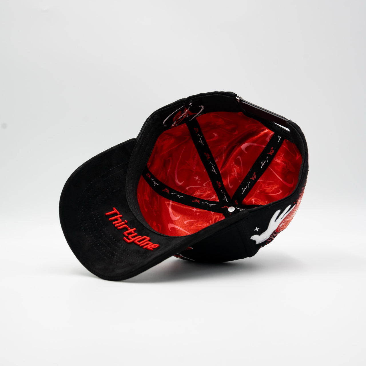 31 Hats x El Mago — M Roja