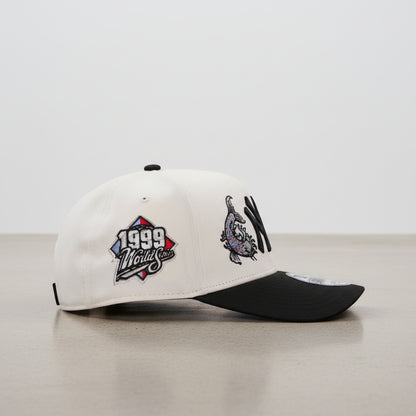 New York Yankees World Series 1999 Chrome Two Tone Edition 9FORTY A-Frame Snapback