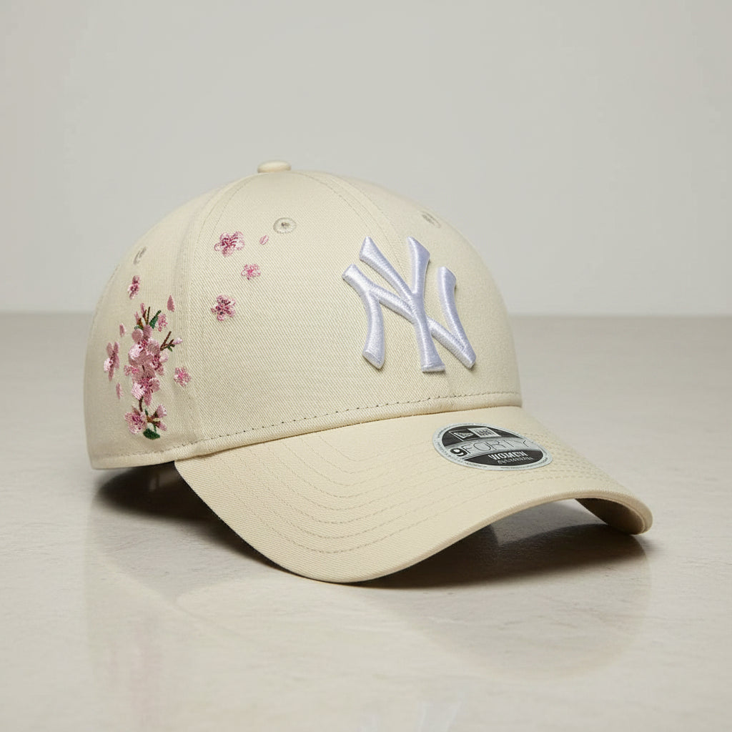 New York Yankees Floral Icon 9FORTY Strapback Women