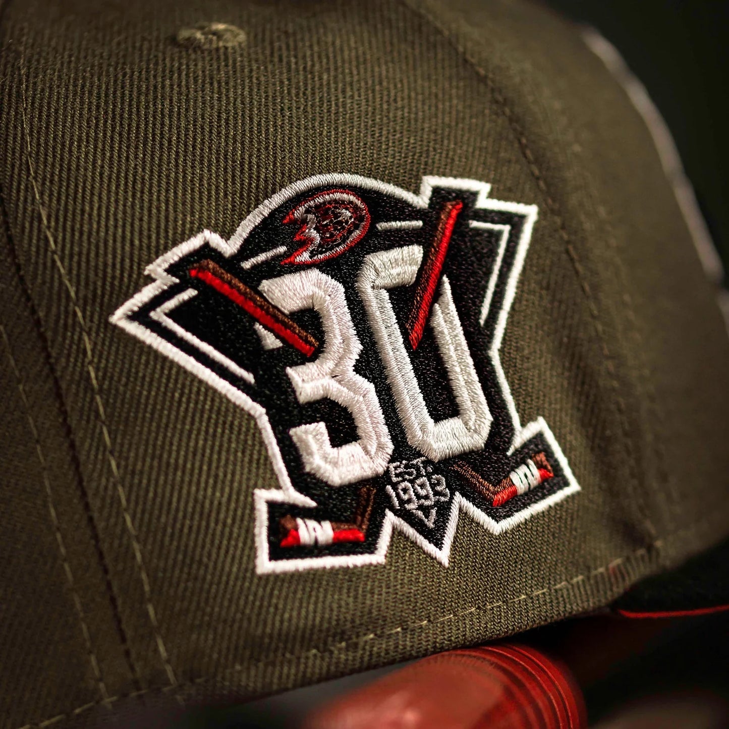 FAM Exclusive — Anaheim Ducks Verde Olivo y Viscera Negra 59FIFTY Fitted