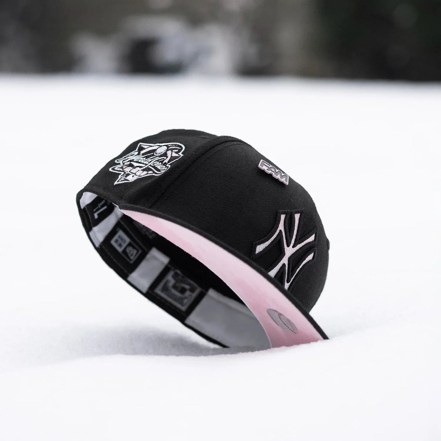FAM Exclusive — New York Yankees Negra y Rosada 59FIFTY Fitted