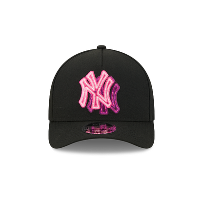 New York Yankees Neon 9FORTY M-Crown A-Frame Snapback