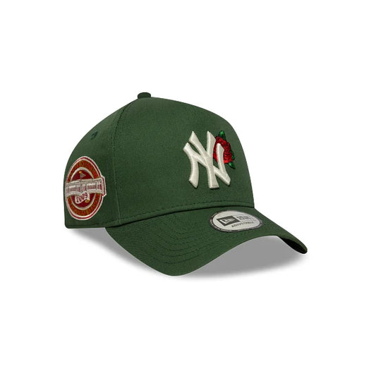 New York Yankees Cooperstown Floral 9FORTY E-Frame Snapback