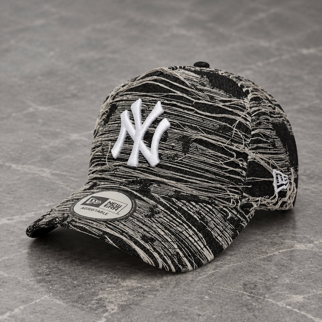 New York Yankees Distressed Denim 9FORTY E-Frame Snapback