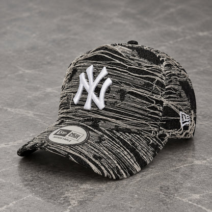 New York Yankees Distressed Denim 9FORTY E-Frame Snapback