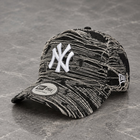 New York Yankees Distressed Denim 9FORTY E-Frame Snapback