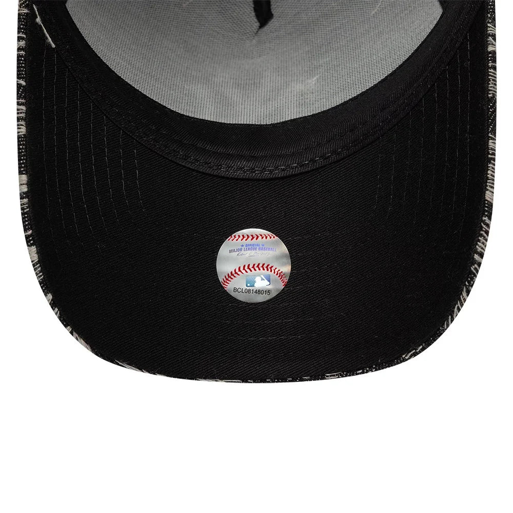 New York Yankees Distressed Denim 9FORTY E-Frame Snapback