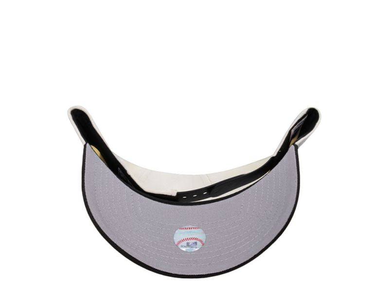 New York Yankees Crema con Rosa y Viscera Negra 9FORTY A-Frame Snapback