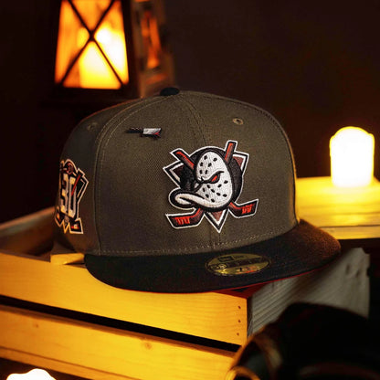 FAM Exclusive — Anaheim Ducks Verde Olivo y Viscera Negra 59FIFTY Fitted