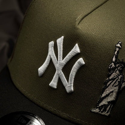 FAM Exclusive — New York Yankees Olive Black Two One 9FORTY A-Frame Snapback
