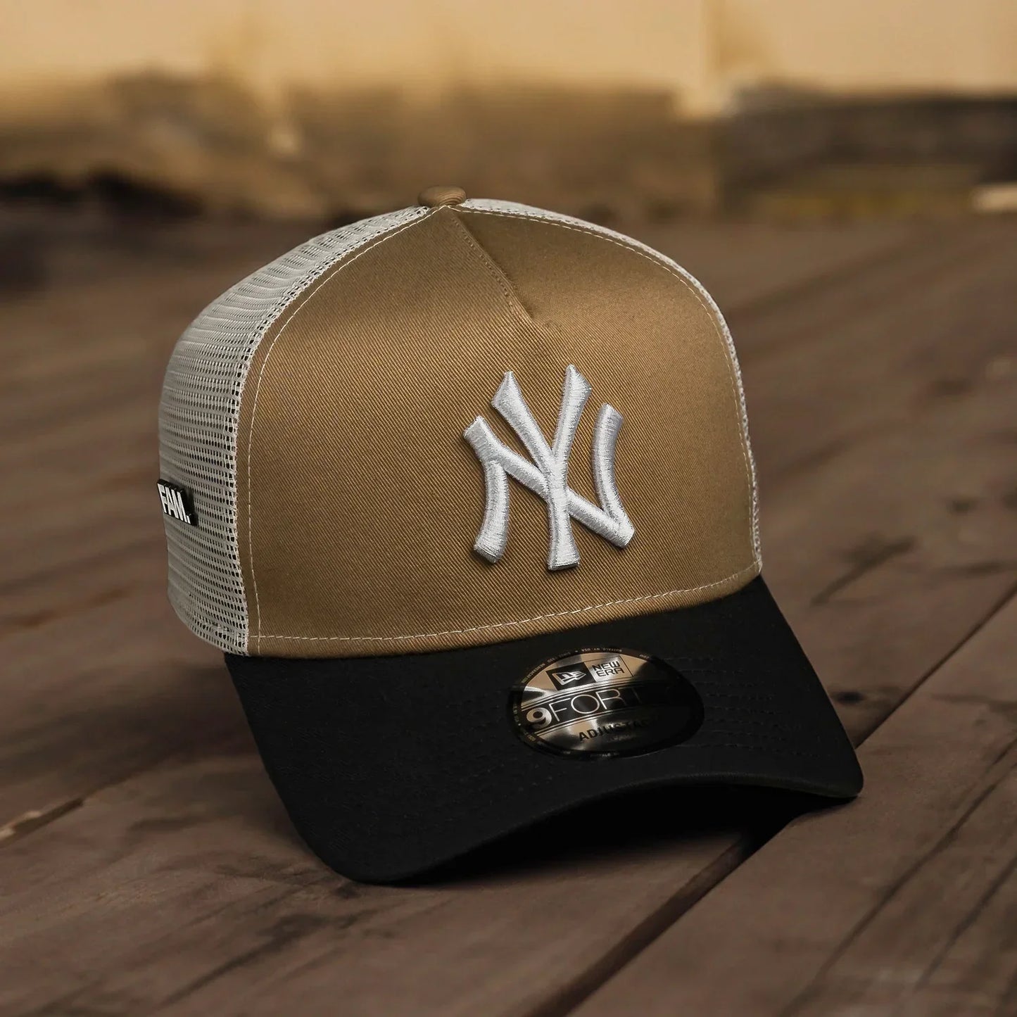 FAM Exclusive ― New York Yankees Khaki 9FORTY A-Frame Trucker