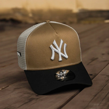 FAM Exclusive ― New York Yankees Khaki 9FORTY A-Frame Trucker