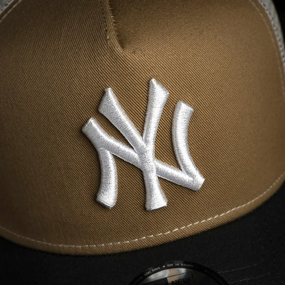 FAM Exclusive ― New York Yankees Khaki 9FORTY A-Frame Trucker