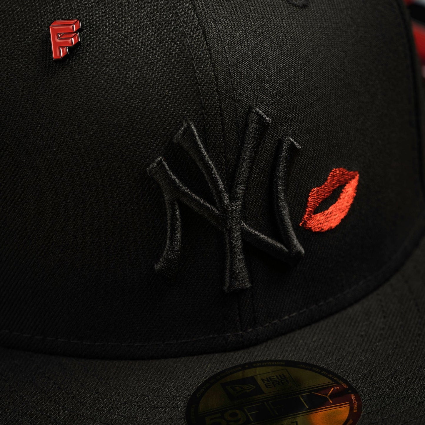 FAM Exclusive — New York Yankees MLB Black Kiss 59FIFTY Fitted