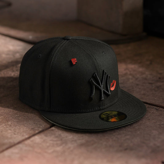 FAM Exclusive — New York Yankees MLB Black Kiss 59FIFTY Fitted