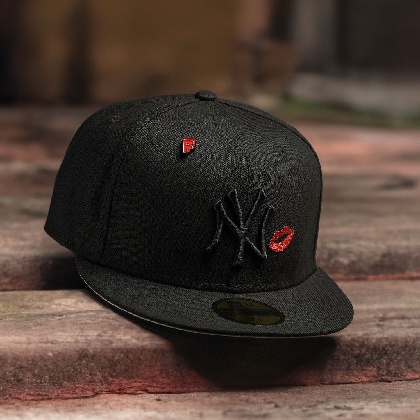 FAM Exclusive — New York Yankees MLB Black Kiss 59FIFTY Fitted