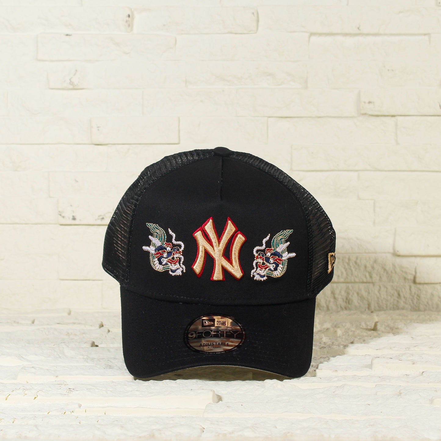 New York Yankees Negra 'Year Of The Dragon 2.0' 9FORTY A-Frame Trucker Snapback