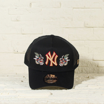 New York Yankees Negra 'Year Of The Dragon 2.0' 9FORTY A-Frame Trucker Snapback