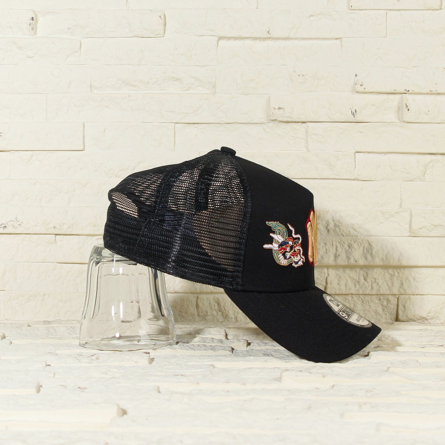 New York Yankees Negra 'Year Of The Dragon 2.0' 9FORTY A-Frame Trucker Snapback