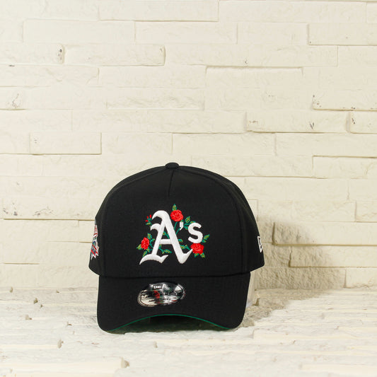 Oakland Athletic's Negra con Flores 9FORTY A-Frame Snapback