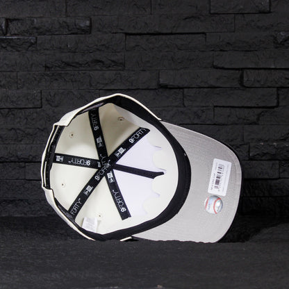 New York Yankees Crema y Viscera Negra de Satin 9FORTY A-Frame Snapback