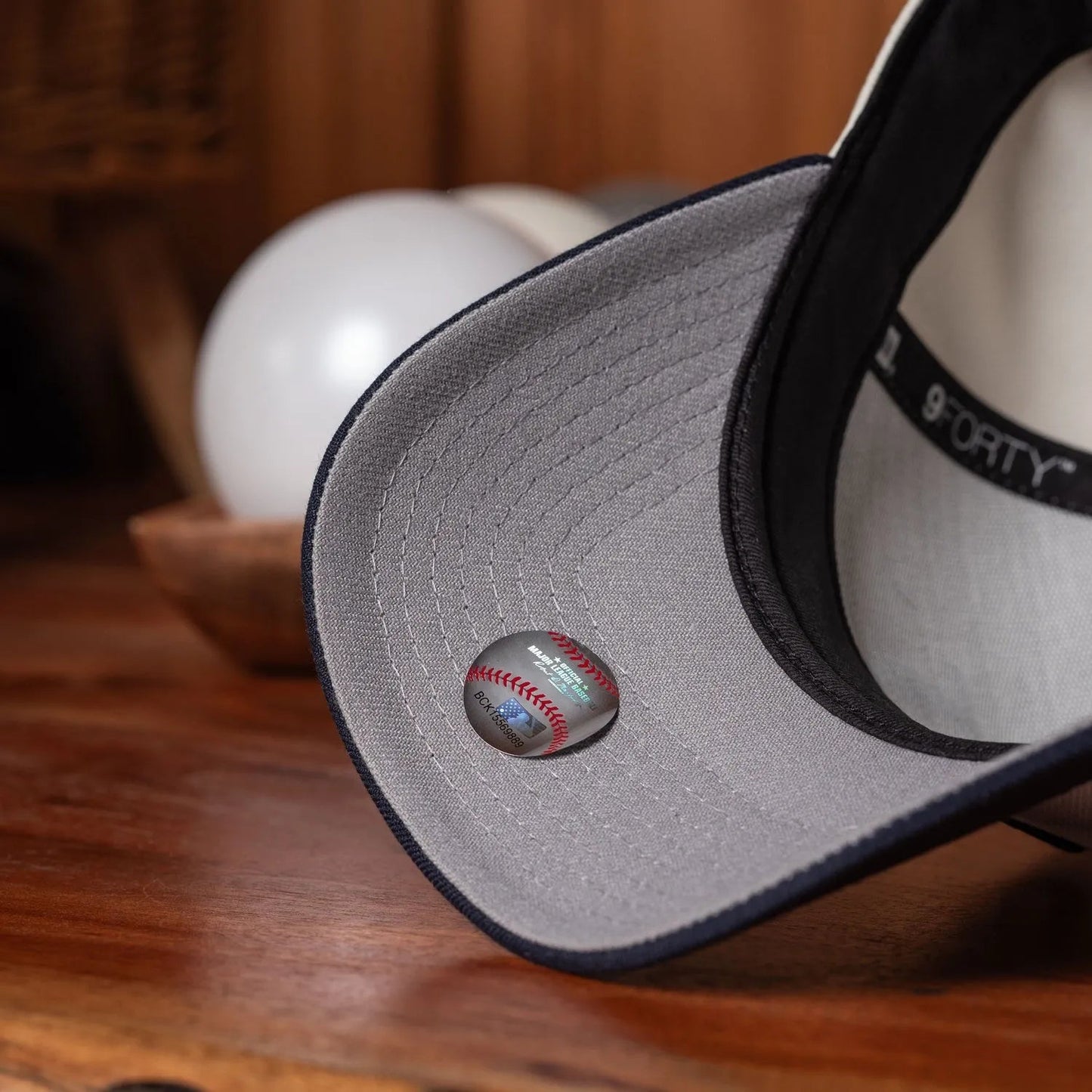 FAM Exclusive ― Los Angeles Dodgers Script Two Tone 9FORTY A-Frame Snapback