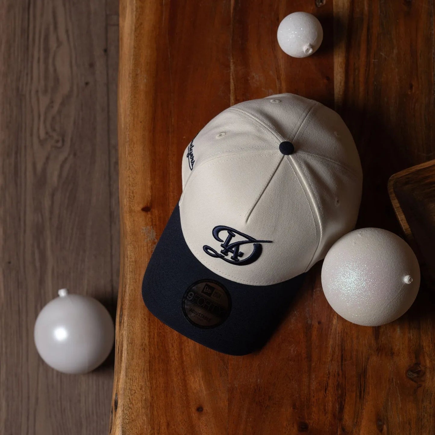 FAM Exclusive ― Los Angeles Dodgers Script Two Tone 9FORTY A-Frame Snapback