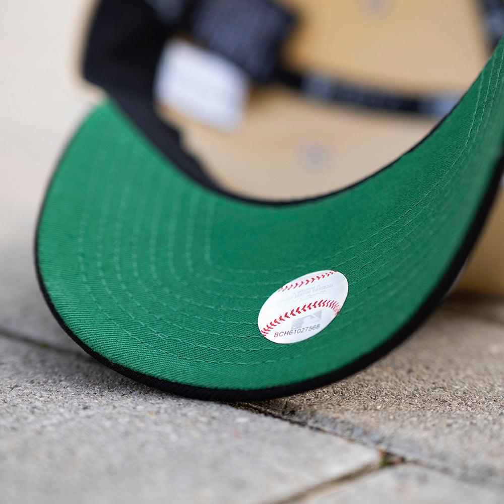 FAM Exclusive — Atlanta Braves Beige y Viscera Azul Marino 9FORTY A-Frame Snapback