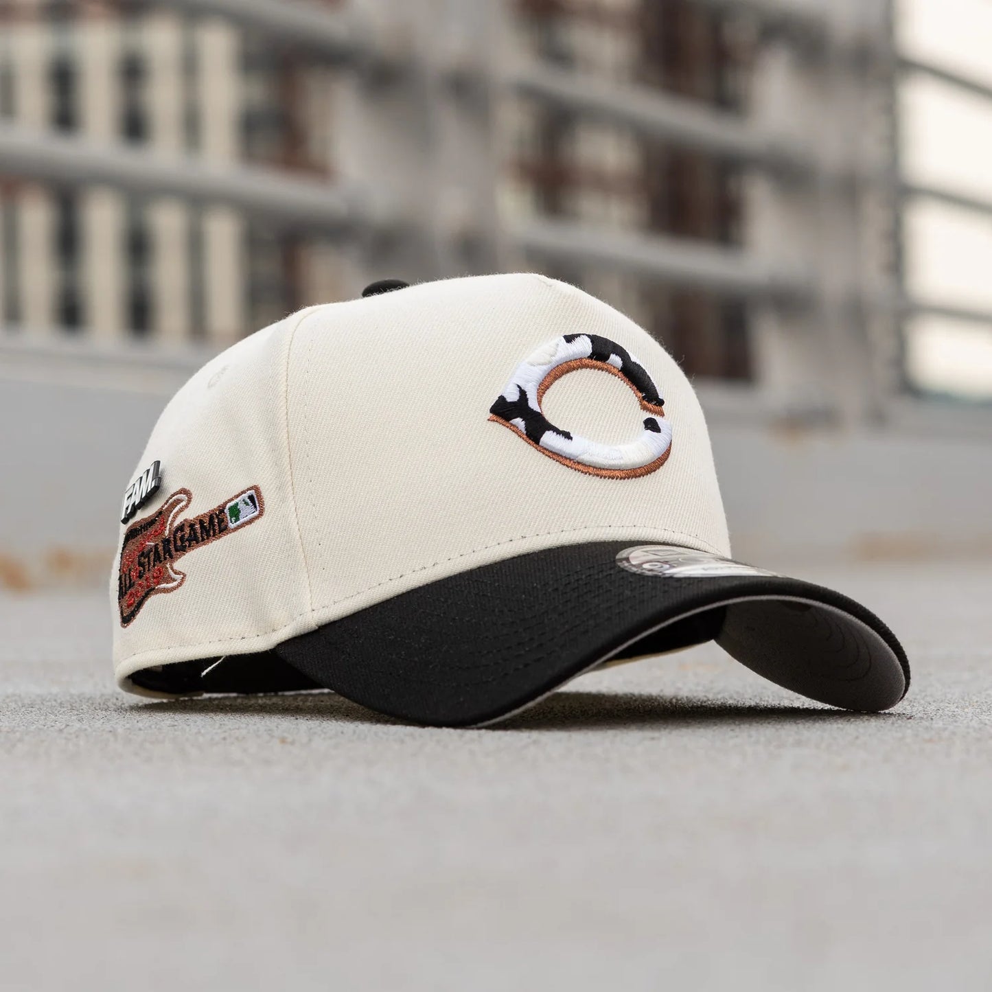 FAM Exclusive ― Cincinnati Reds Chrome White Black Two Tone 9FORTY A-Frame Snapback