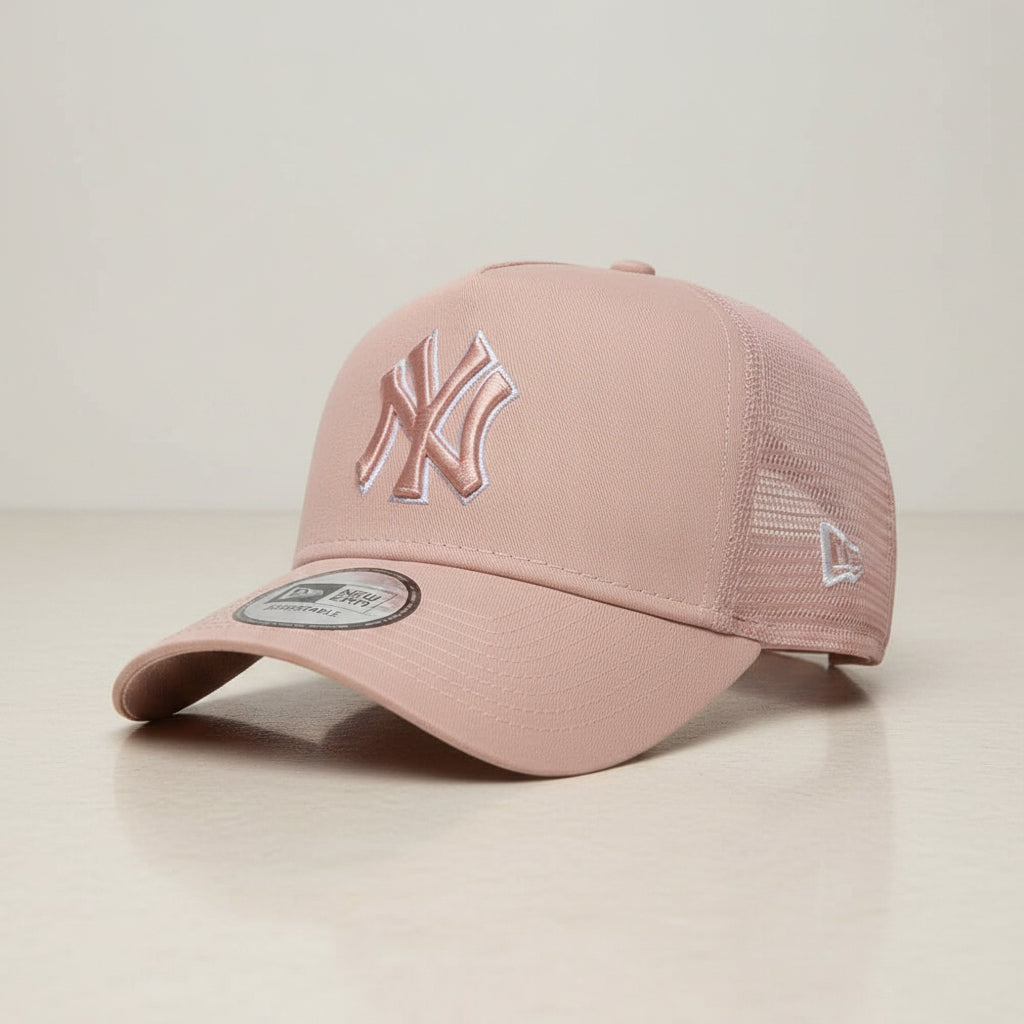 New York Yankees Outline Pastel Pink 9FORTY E-Frame Trucker