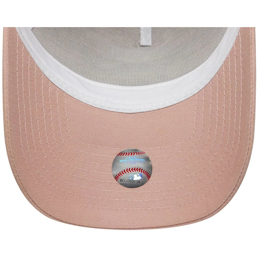 New York Yankees Outline Pastel Pink 9FORTY E-Frame Trucker